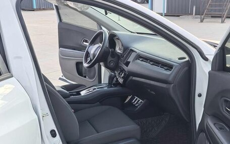 Honda Vezel, 2022 год, 1 300 000 рублей, 8 фотография