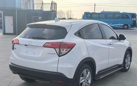 Honda Vezel, 2022 год, 1 300 000 рублей, 6 фотография