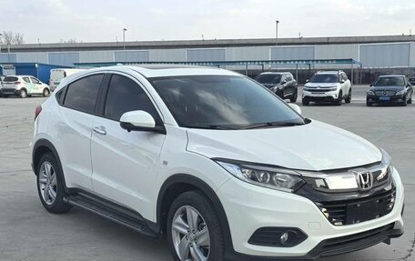 Honda Vezel, 2022 год, 1 300 000 рублей, 3 фотография