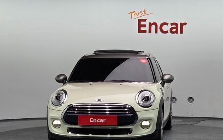 MINI Hatch, 2016 год, 1 550 000 рублей, 2 фотография