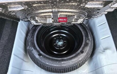 Honda Vezel, 2022 год, 1 300 000 рублей, 15 фотография