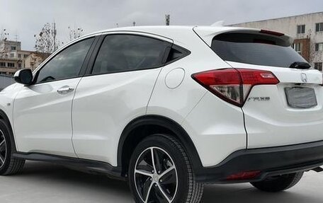 Honda Vezel, 2022 год, 1 310 000 рублей, 4 фотография