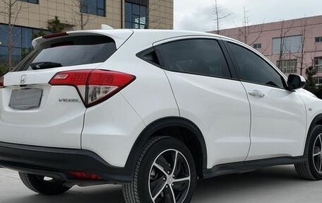 Honda Vezel, 2022 год, 1 310 000 рублей, 6 фотография