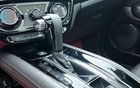 Honda Vezel, 2022 год, 1 310 000 рублей, 12 фотография