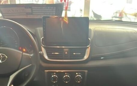 Toyota Yaris XP150 рестайлинг, 2021 год, 1 210 000 рублей, 11 фотография