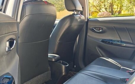 Toyota Yaris XP150 рестайлинг, 2022 год, 1 310 000 рублей, 8 фотография