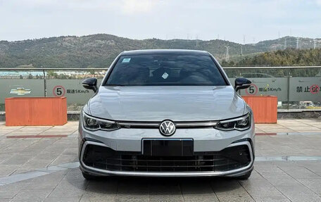 Volkswagen Golf VIII, 2023 год, 1 700 000 рублей, 2 фотография