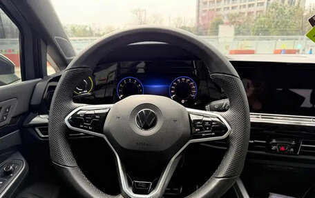 Volkswagen Golf VIII, 2023 год, 1 700 000 рублей, 7 фотография