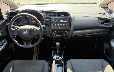 Honda Fit III, 2019 год, 1 250 000 рублей, 19 фотография