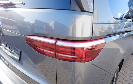 Volkswagen Multivan, 2025 год, 7 650 000 рублей, 9 фотография