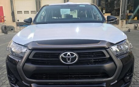 Toyota Hilux VIII, 2025 год, 4 950 000 рублей, 2 фотография