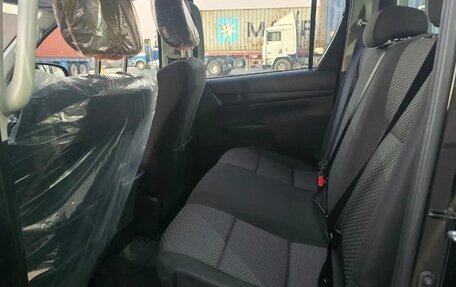 Toyota Hilux VIII, 2025 год, 4 950 000 рублей, 15 фотография