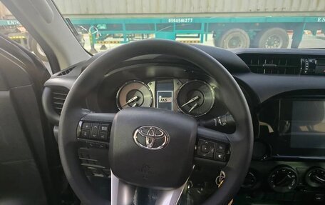 Toyota Hilux VIII, 2025 год, 4 950 000 рублей, 12 фотография