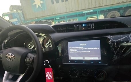 Toyota Hilux VIII, 2025 год, 4 950 000 рублей, 16 фотография