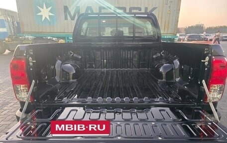 Toyota Hilux VIII, 2025 год, 4 950 000 рублей, 13 фотография