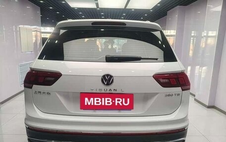 Volkswagen Tiguan II, 2023 год, 2 577 000 рублей, 5 фотография