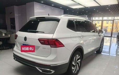 Volkswagen Tiguan II, 2023 год, 2 577 000 рублей, 6 фотография