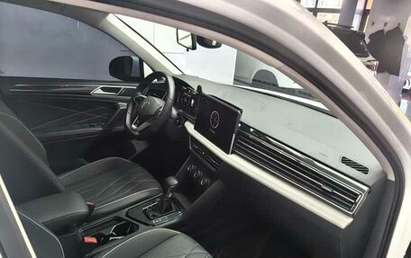 Volkswagen Tiguan II, 2023 год, 2 577 000 рублей, 22 фотография