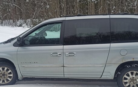 Chrysler Town & Country IV, 2001 год, 680 000 рублей, 3 фотография