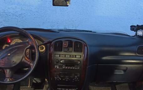 Chrysler Town & Country IV, 2001 год, 680 000 рублей, 13 фотография