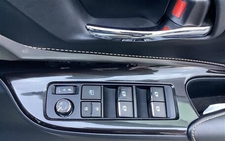 Toyota Harrier, 2019 год, 2 300 000 рублей, 15 фотография