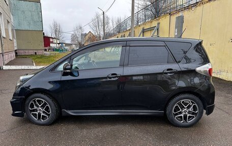 Toyota Ractis II, 2011 год, 800 000 рублей, 3 фотография