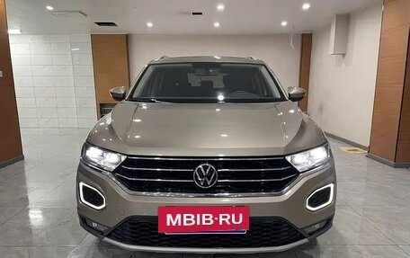 Volkswagen T-Roc I, 2022 год, 1 725 050 рублей, 2 фотография