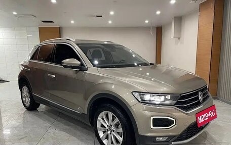 Volkswagen T-Roc I, 2022 год, 1 725 050 рублей, 3 фотография