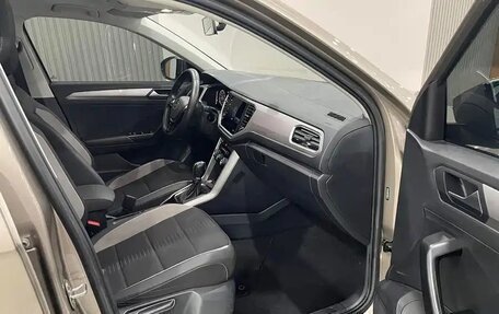 Volkswagen T-Roc I, 2022 год, 1 725 050 рублей, 10 фотография