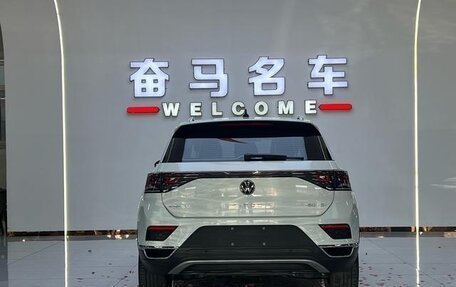 Volkswagen T-Roc I, 2024 год, 1 970 000 рублей, 5 фотография