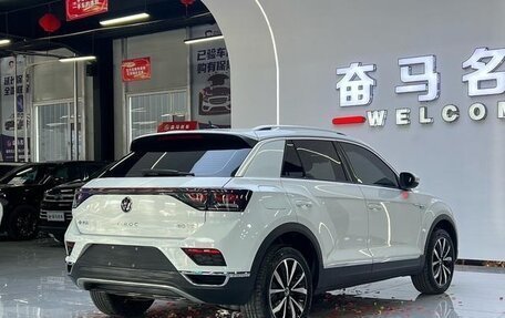 Volkswagen T-Roc I, 2024 год, 1 970 000 рублей, 4 фотография