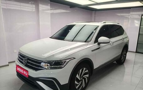 Volkswagen Tiguan II, 2022 год, 2 509 000 рублей, 1 фотография