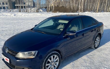 Volkswagen Jetta VI, 2011 год, 990 000 рублей, 4 фотография