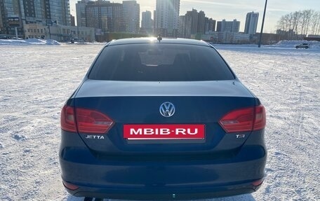 Volkswagen Jetta VI, 2011 год, 990 000 рублей, 11 фотография