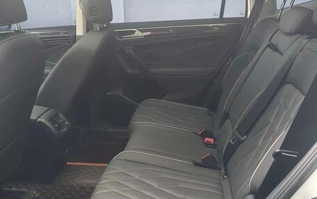 Volkswagen Tiguan II, 2022 год, 2 509 000 рублей, 14 фотография