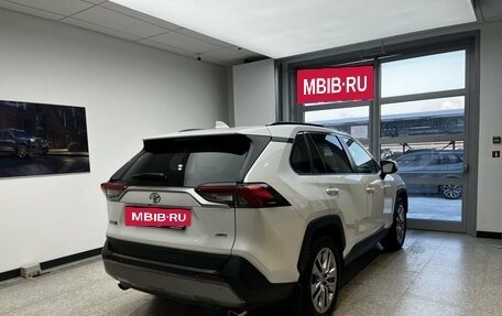 Toyota RAV4, 2018 год, 2 750 000 рублей, 5 фотография