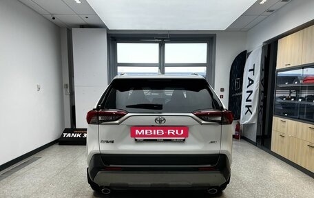 Toyota RAV4, 2018 год, 2 750 000 рублей, 6 фотография