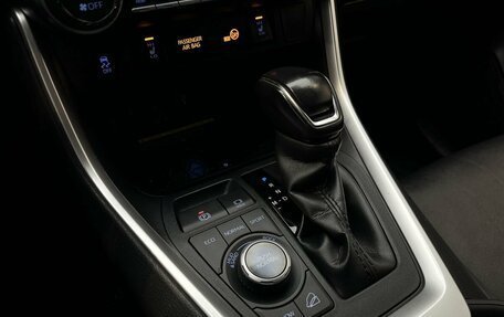 Toyota RAV4, 2018 год, 2 750 000 рублей, 8 фотография