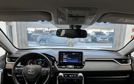 Toyota RAV4, 2018 год, 2 750 000 рублей, 9 фотография