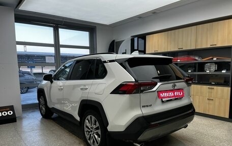 Toyota RAV4, 2018 год, 2 750 000 рублей, 7 фотография
