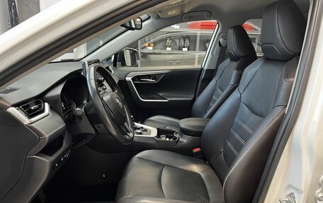 Toyota RAV4, 2018 год, 2 750 000 рублей, 14 фотография