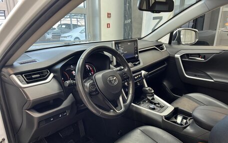 Toyota RAV4, 2018 год, 2 750 000 рублей, 13 фотография