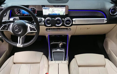 Mercedes-Benz GLB, 2024 год, 4 270 000 рублей, 9 фотография