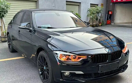 BMW 3 серия, 2018 год, 1 750 000 рублей, 3 фотография