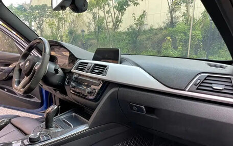 BMW 3 серия, 2018 год, 1 730 000 рублей, 14 фотография