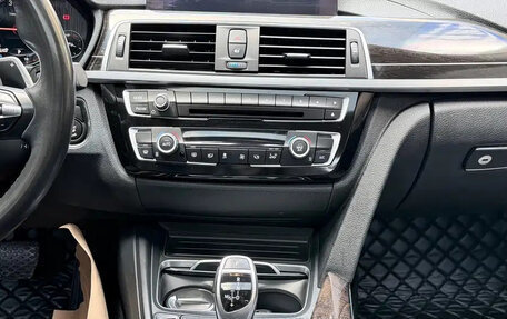 BMW 3 серия, 2018 год, 1 750 000 рублей, 13 фотография
