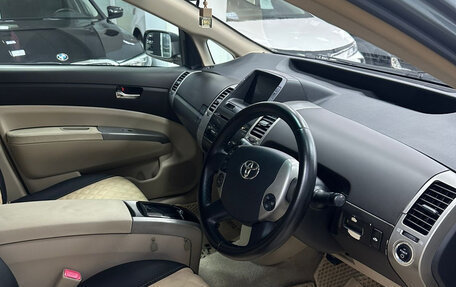 Toyota Prius, 2005 год, 690 000 рублей, 9 фотография