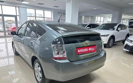 Toyota Prius, 2005 год, 690 000 рублей, 6 фотография