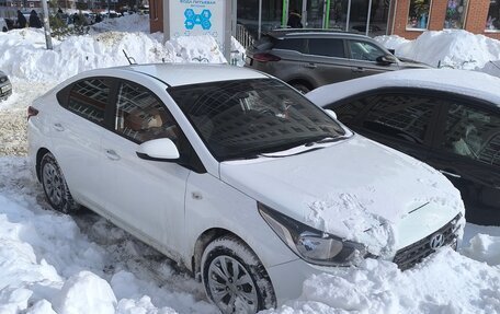 Hyundai Solaris II рестайлинг, 2018 год, 1 750 000 рублей, 1 фотография