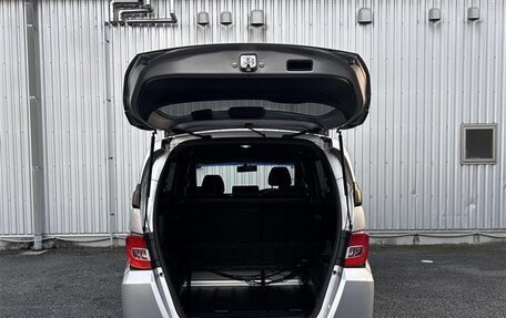 Honda Freed I, 2016 год, 987 000 рублей, 16 фотография